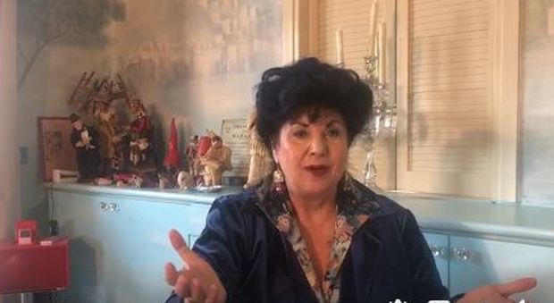 Trianon Viviani, gli auguri di Marisa Laurito: «Risorgeremo anche grazie alla canzone napoletana»