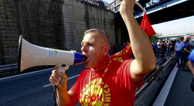 Whirlpool, lavoratori non mollano: sciopero e manifestazione nazionale a Roma