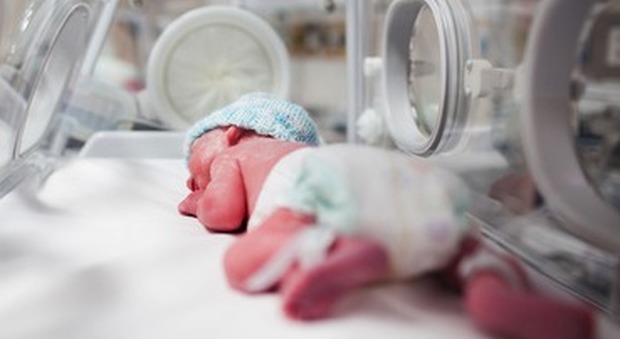 Neonato muore dopo un parto "difficile", l'ospedale indaga per capire le cause del decesso