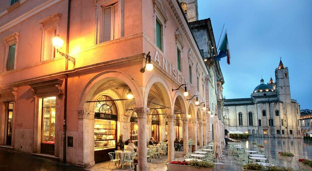 Giornata nazionale dei Locali storici d’Italia: sabato visita guidata al Caffè Meletti di Ascoli