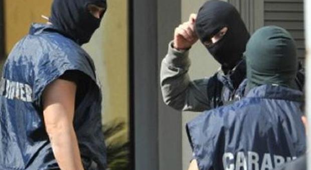 Bari, blitz anti-mafia: 104 arresti. C'è anche un membro dell'associazione antiracket