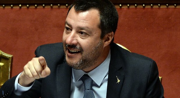Salvini: «Precedenti per ebbrezza e violenza sessuale, ma guidava lo scuolabus»
