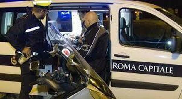 Roma, incidente tra auto e due moto a Vermicino: muore 53enne
