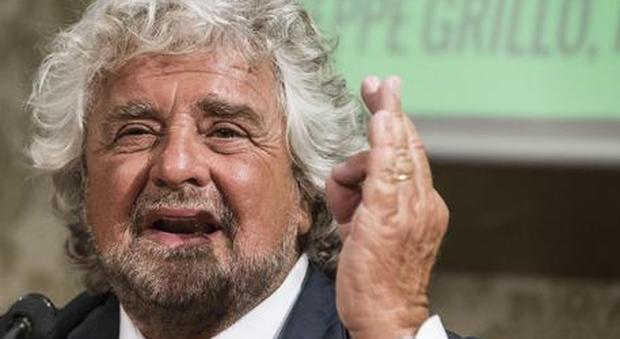 Grillo, la proposta "sortition": «Basta elezioni, estraiamo i politici a sorte»