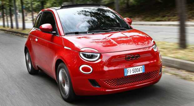 Fiat 500 (Red)