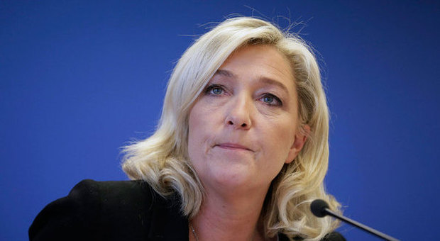 Marine Le Pen choc: "La tortura può essere utile per i terroristi". Poi smentisce su Twitter
