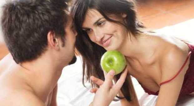 Una mela al giorno stimola il desiderio sessuale femminile