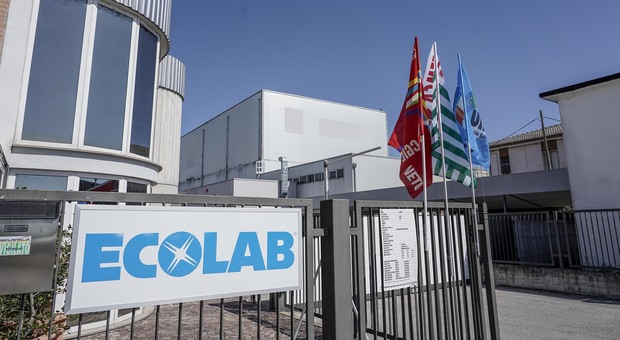 L'Ecolab chiude, 43 licenziati, mossa dell'azienda: «Aiuteremo i lavoratori»