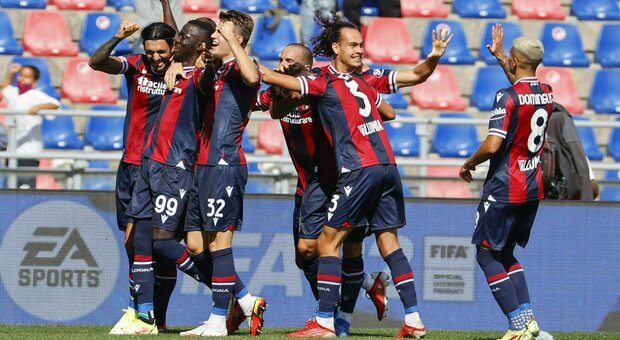 Il Bologna doma la Lazio: 3-0 al Dall'Ara. Biancocelesti chiudono in 10