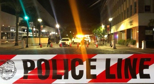 Usa, sparatoria in un edificio: quattro feriti, morto l'assalitore