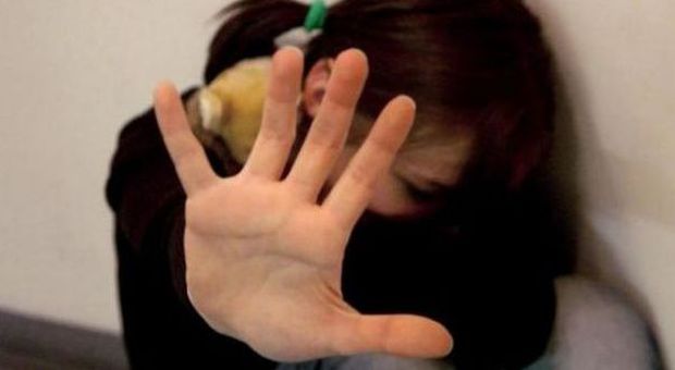 Milano, in manette un prof: ha violentato le alunne minorenni