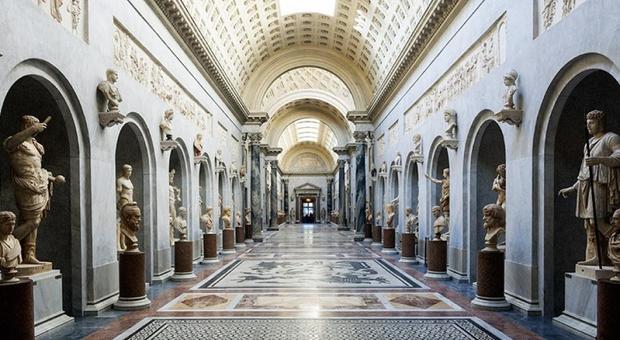 La Fanfara dei Bersaglieri apre di corsa le visite di notte ai Musei Vaticani