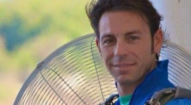 Il paracadute non si apre, muore in Sud Africa un carabiniere di Montesano sulla Marcellana
