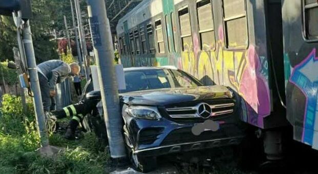 Auto contro treno a Morlupo: linea ferroviaria Roma-Viterbo sospesa