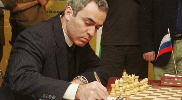 Ucraina, Kasparov: «Quando dicevo che Putin è molto peggio dell'Isis, nessuno mi credeva»