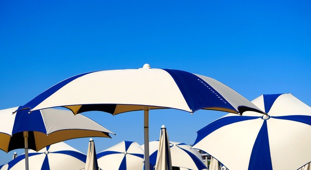 Vacanze, ecco le spiagge più costose d'Italia: a Venezia un lettino e 2 sdradio a 453 euro (Foto di Matthias Böckel da Pixabay)