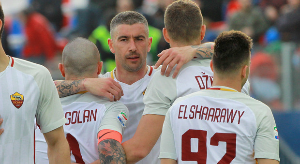 Crotone-Roma 0-2: El Shaarawy più Nainggolan, Di Francesco vola