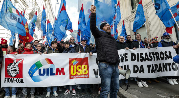 La protesta dei lavoratori ex Ilva della scorsa settimana a Roma