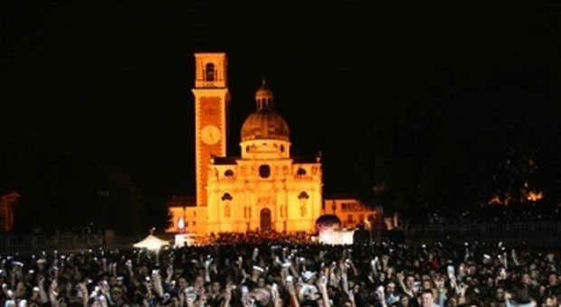 La "Lampada della Pace" pellegrina a Monte Berico: al via la processione