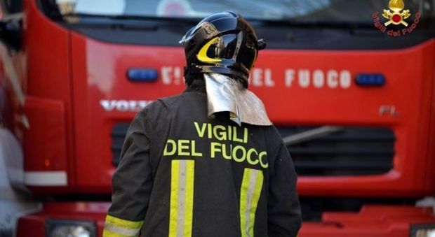 Esplosione in una villetta vicino Roma, feriti 3 pompieri