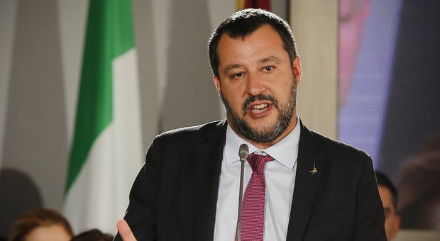 Soldi russi alla Lega, l'autodifesa di Salvini: «Non abbiamo chiesto un rublo»