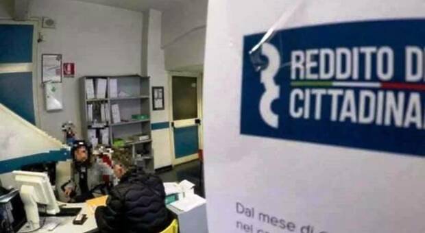 Reddito di cittadinanza, truffa ad Avellino: 100 mila euro non dovuti, 11 denunciati