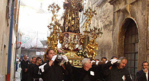 La processione dei Ceri celebra Sant'Antonio Il percorso modificato