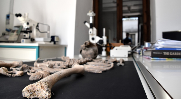 Scheletro di bimbo trovato a Pompei: iniziate le prime analisi in laboratorio