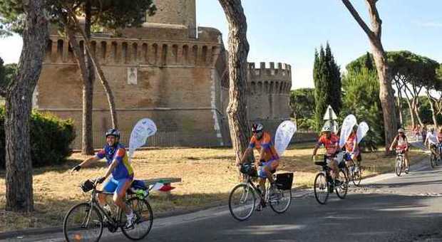 Ostia, in bicicletta fino all'Expo 2015 per pubblicizzare il mare di Roma
