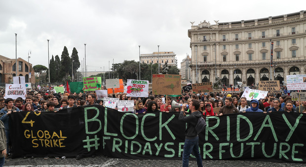 immagine Manifestazione per il clima, Piazza della Repubblica (foto Emanuele Valeri/Ag.Toiati)