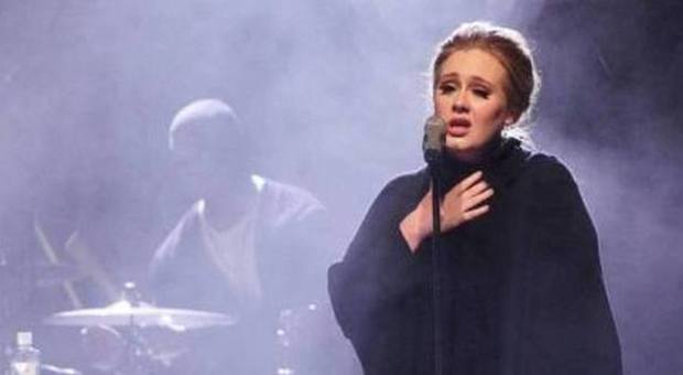 Adele, esauriti in tre ore i biglietti per le due date italiane all'arena