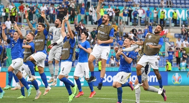 L'Italia vola a Wembley, sui social: «Con Mancini è almeno semifinale»