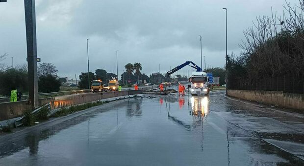 Incidente alle porte di Bari all'ora di punta: Statale chiusa e traffico in tilt