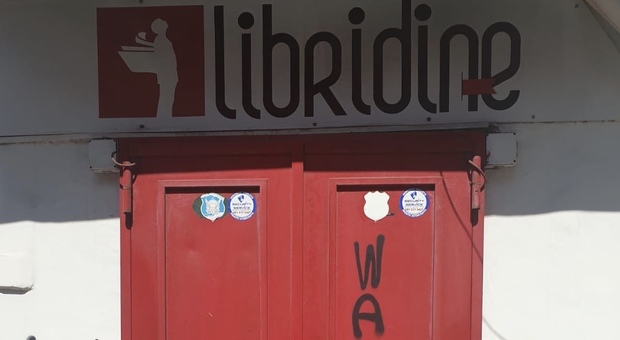 Chiude Libridine Lab, la rabbia di Portici: «Uno schiaffo alla cultura»