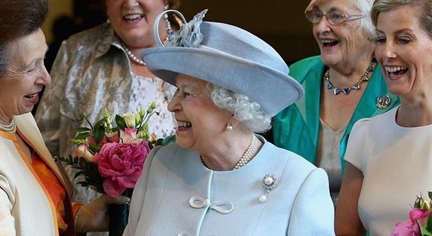 Tutto quello che mangia Elisabetta II: l'ex chef della regina svela i segreti in cucina