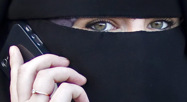 Burqa o niqab, vietato l'ingresso negli uffici del Comune a chi li indossa