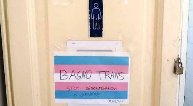 Liceo Vico, bagno negato allo studente trans e tutta la classe fa sciopero