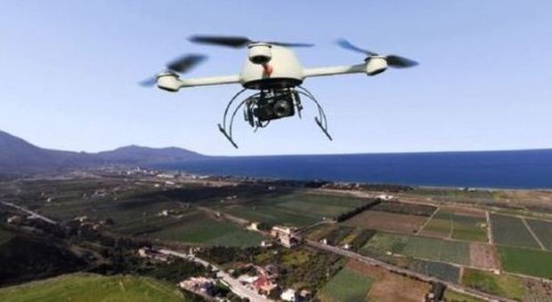 Droni, stop al volo abusivo e nelle aree affollate: ecco le nuove regole per poterli utilizzare