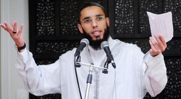 Brest, spari davanti a una moschea: ferito il controverso imam Rachid El Jay