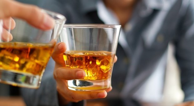 «In quarantena abbiamo bevuto più alcolici, ma scegliendo i migliori». La ricerca