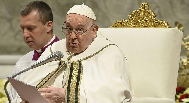 Papa Francesco implora di non lasciare soli i malati terminali e le loro famiglie: «Fate uso delle cure palliative»