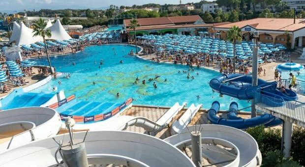 Salerno, ragazzino di 12 anni muore al parco acquatico