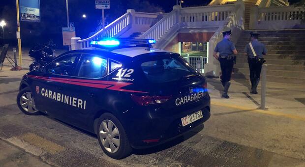 Algerino senza fissa dimora sorpreso a rubare in un’auto a Civitanova: aveva già un ordine di espulsione