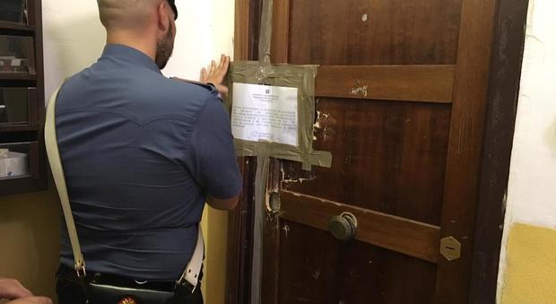 Spacciatori usano appartamento dell'Ater come rifugio dai blitz: sequestro in via Corinaldo