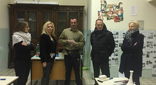 Sorrento, al Sant'Anna Institute workshop con lo scultore ipovedente Felice Tagliaferri