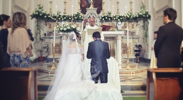 Bisegna, primo matrimonio dopo 19 anni: gli sposi invitano tutto il paese