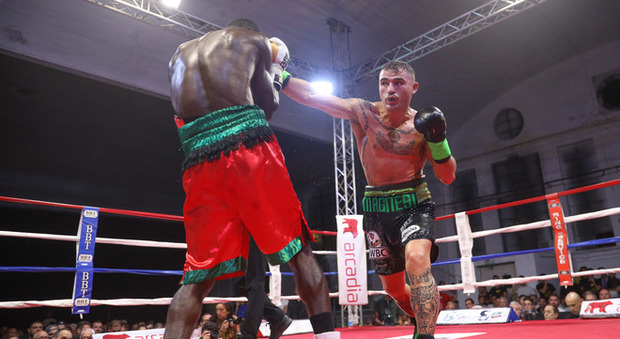 Boxe, Magnesi vince il "test" contro il ghanese Awuku. Brillano Rossetti e Mastromarino
