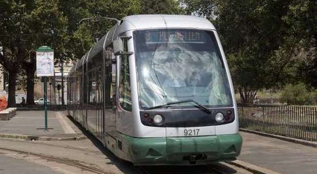 La promessa di Marino: «In 4 anni realizzeremo a Roma 7 nuove linee di tram»