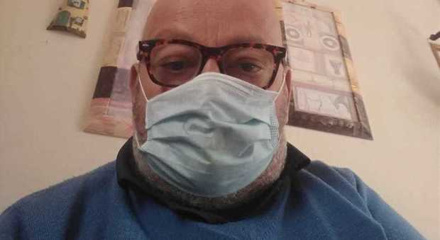 Coronavirus a Napoli, l'appello di Ciro: «Noi dializzati a rischio, fateci fare il tampone»