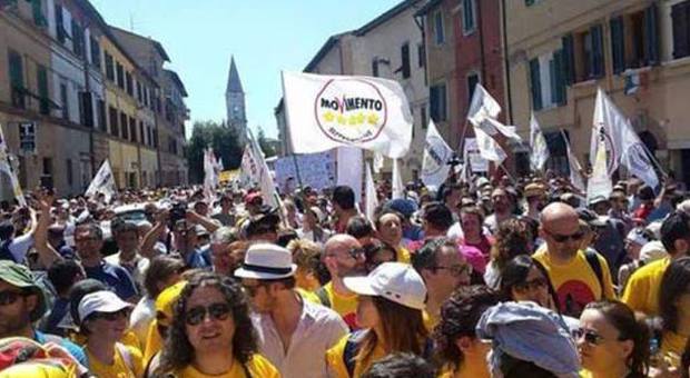 I grillini in marcia da Perugia ad Assisi per il reddito di cittadinanza